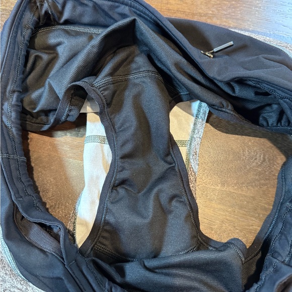 lululemon athletica Gray and Black Speed Up‎ Athletic Shorts, Gray/Black, Size 8 - Picture 9 of 13